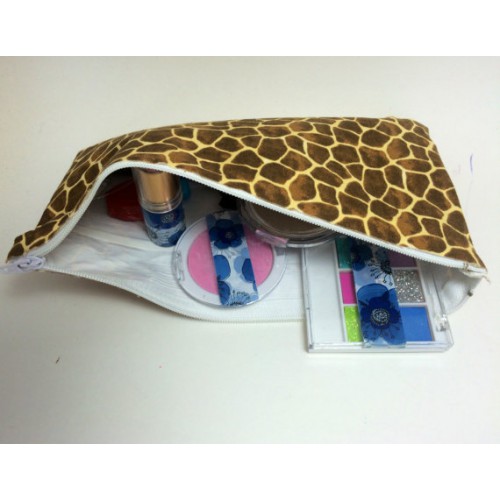 Makeup bag for children's pretend makeup - Giraffe print